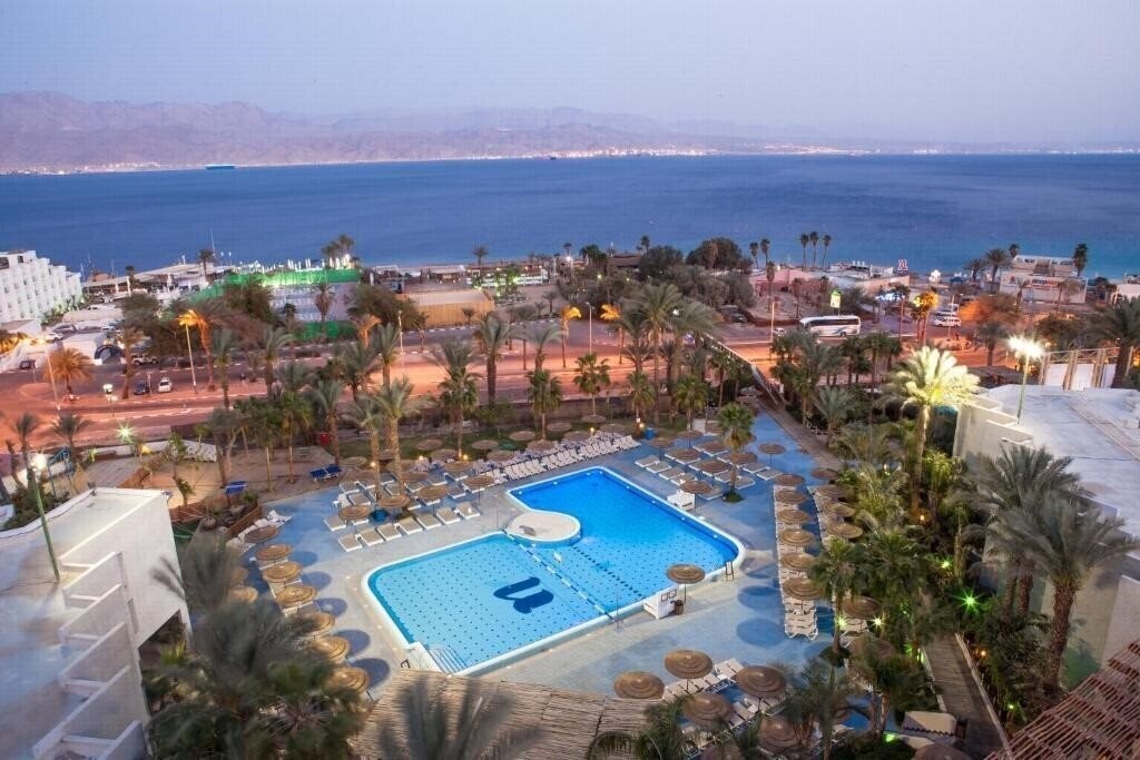 Готель U Coral Beach Club Eilat 5*