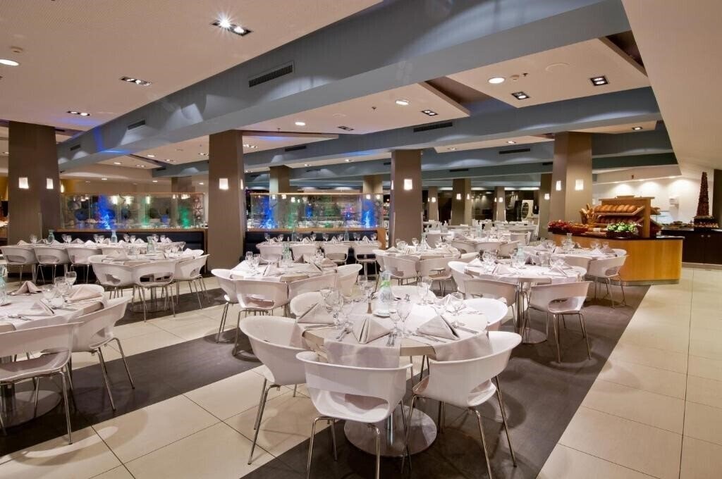 Фото U Coral Beach Club Eilat 5*