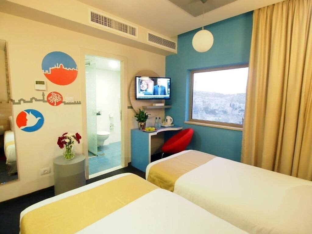 Фото Ibis Styles Jerusalem Sheikh Jarrah 3*