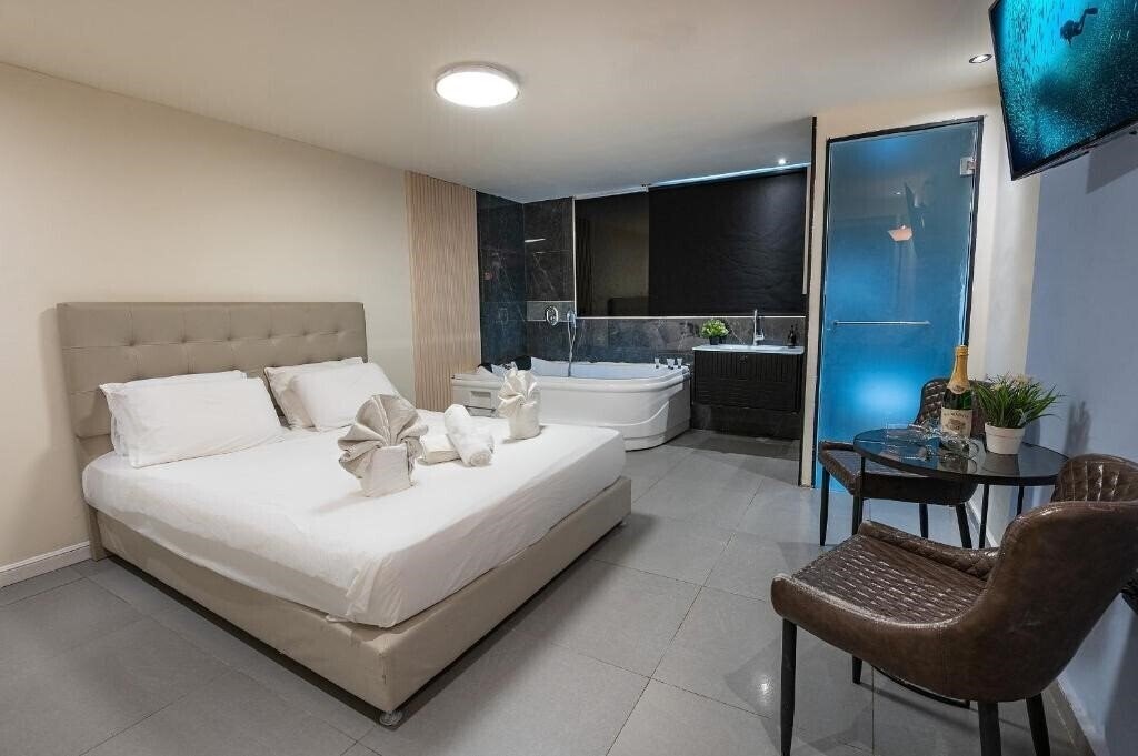 Фото Lago Suites Hotel 3*