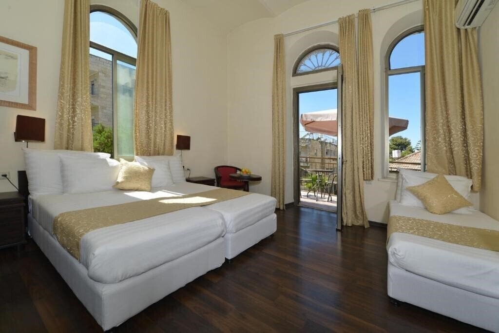 Фото Little House In Bakah Jerusalem 3*