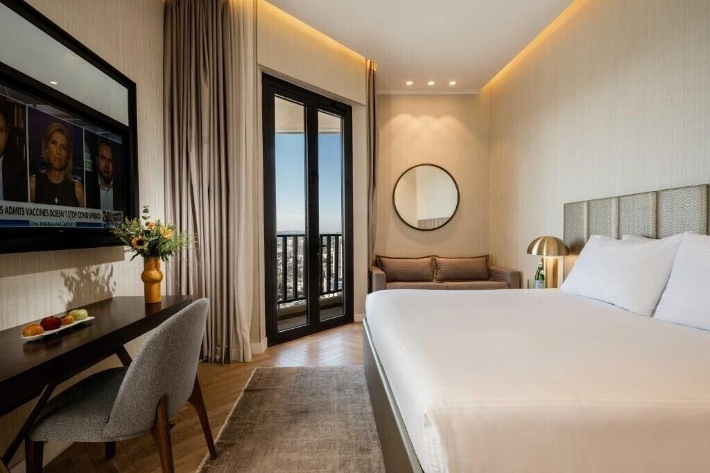 Фото Crowne Plaza 5*