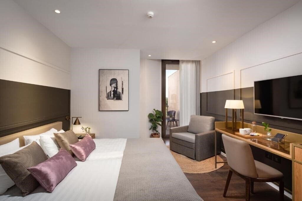 Готель King Solomon 4*