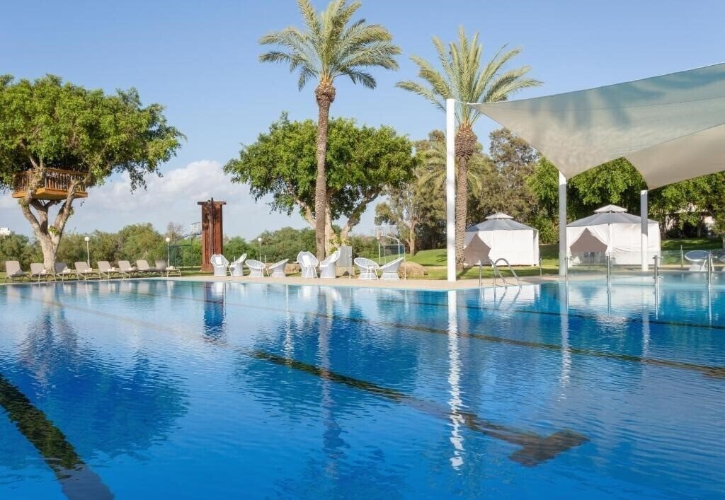 Отель Dan Caesarea 5*
