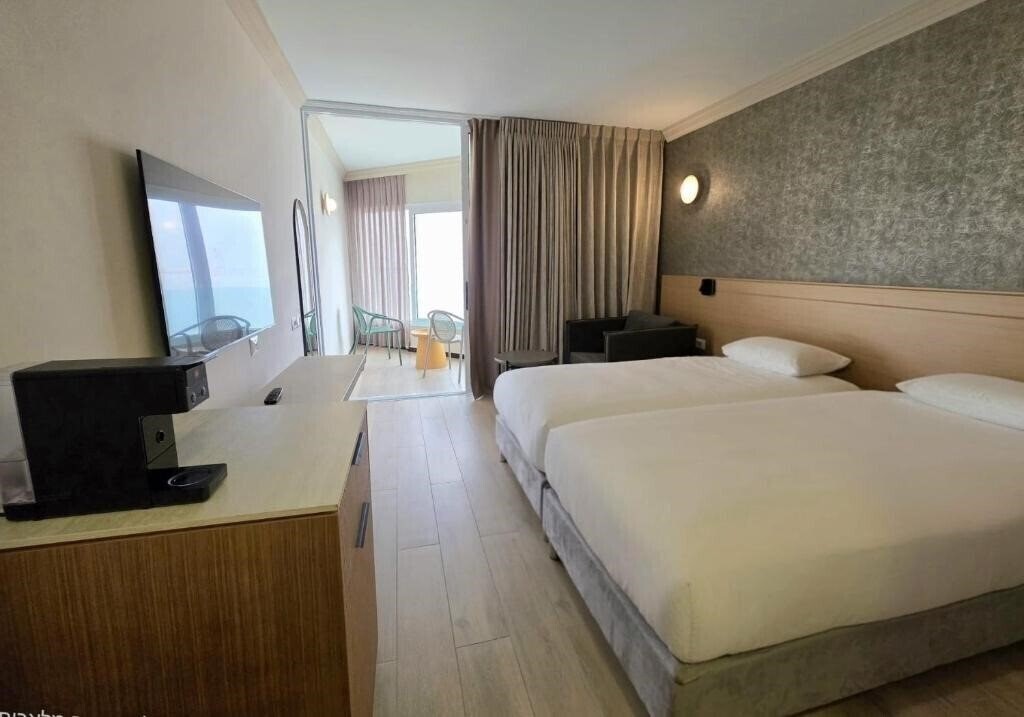 Фото Crowne Plaza Dead Sea 5*