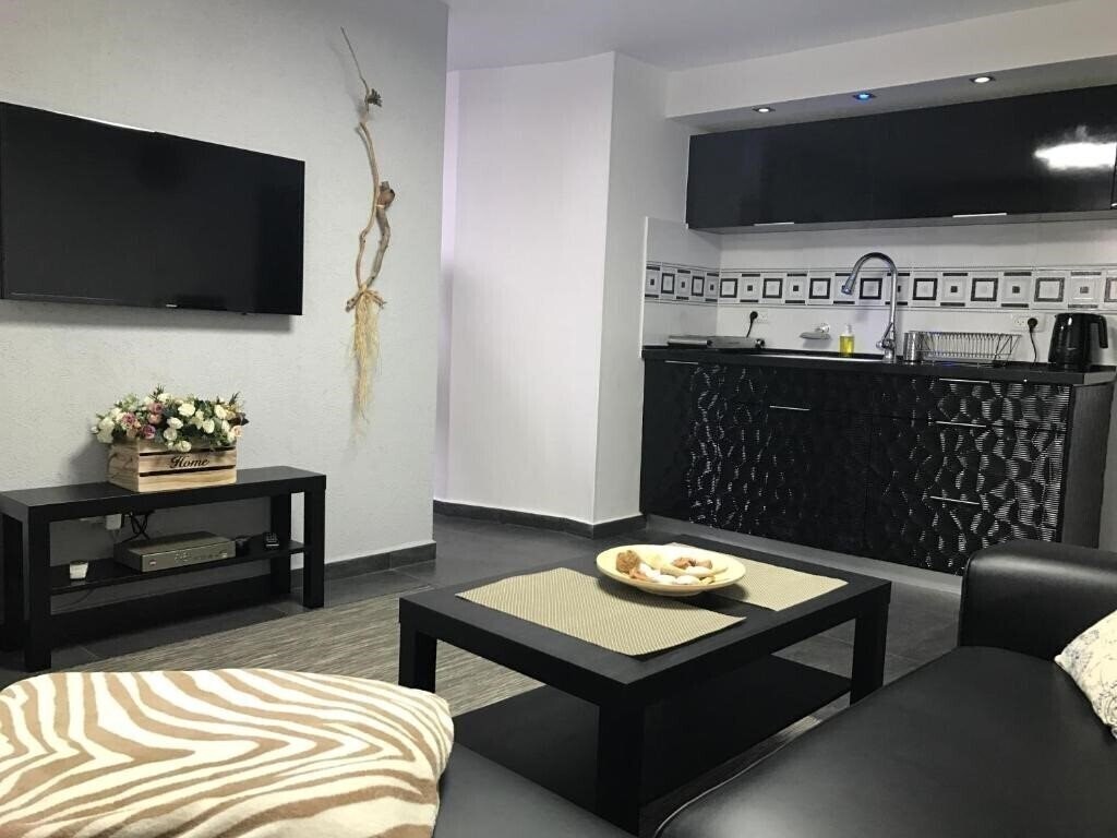 Готель Cozy Modern Apartment Near The Sea In City Center апартаменты