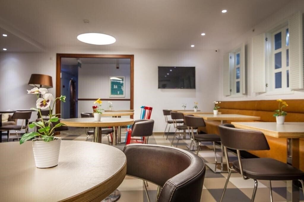 Фотографія Embassy Hotel Tel Aviv 3*