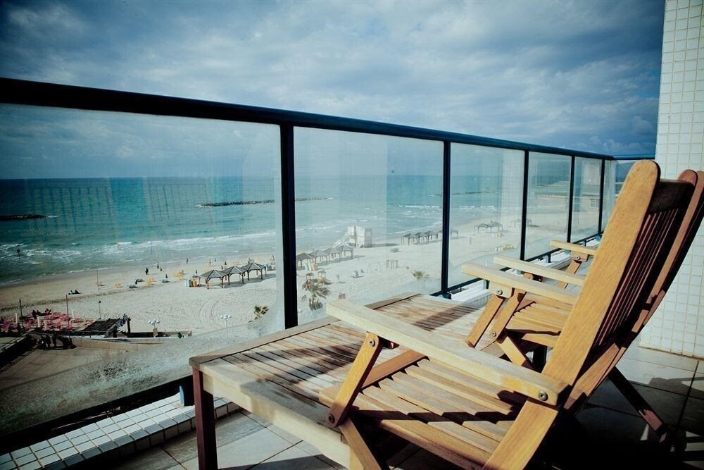 Отель The Sea Apartments Tel Aviv 4*