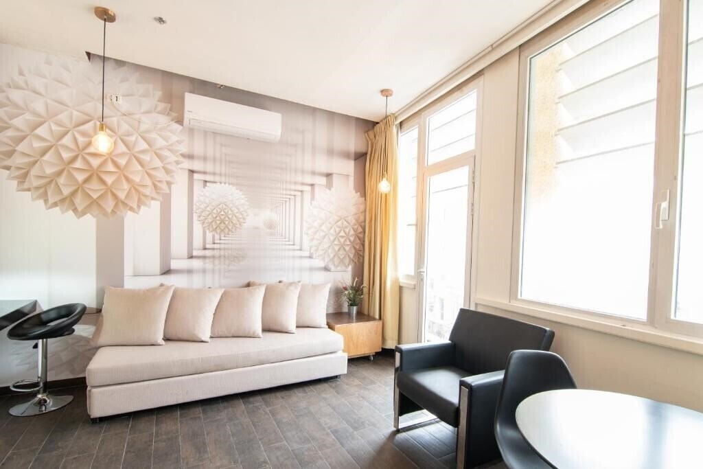 Отель 27 Montefiore Suite Apartments 4*
