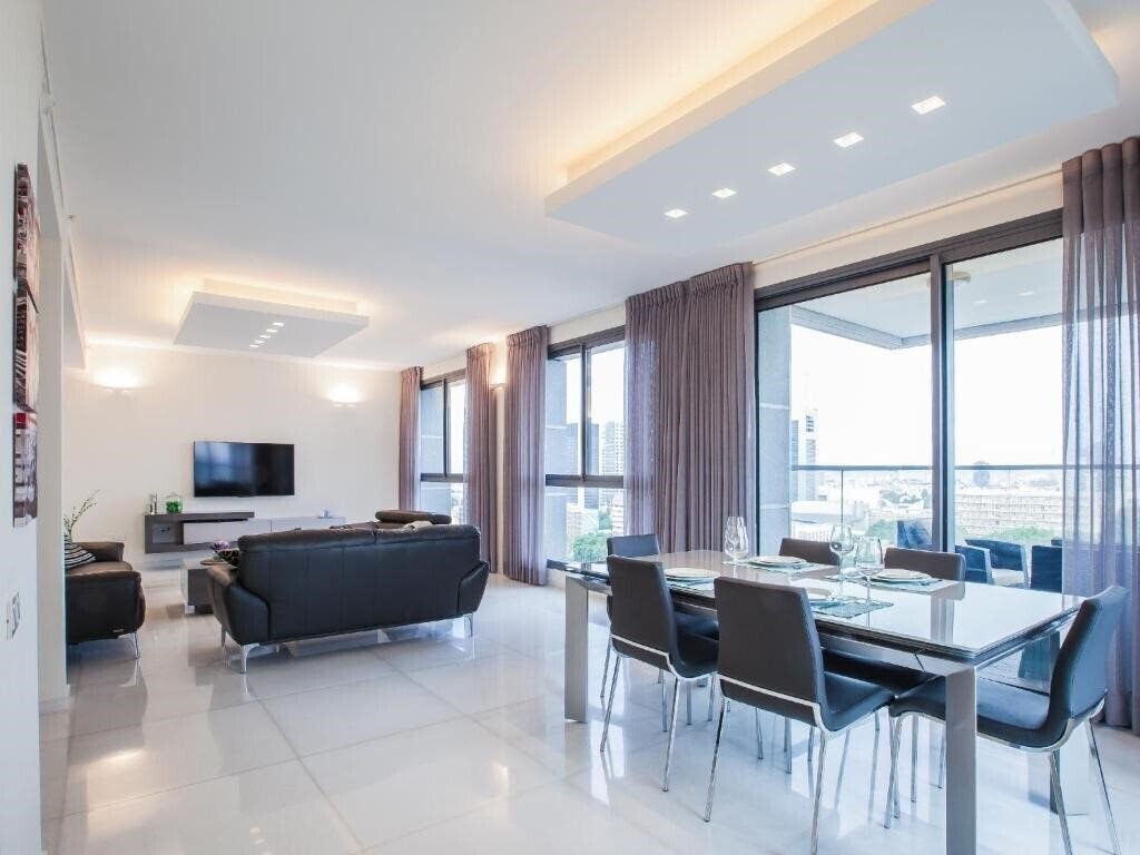 Отель Tel Aviv Home 4*