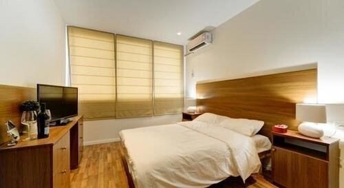 Отель Laguardia Hotel 1*