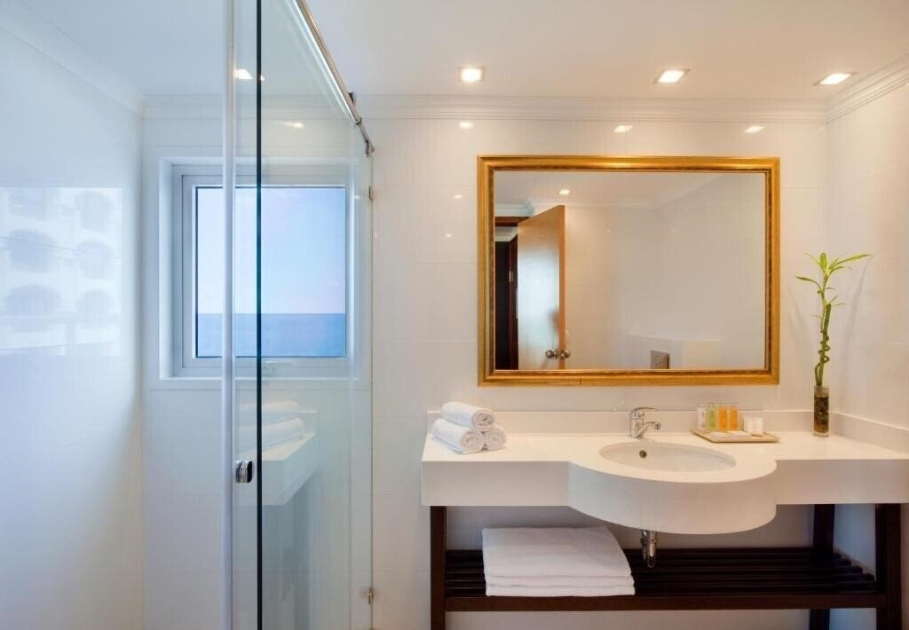 Фотографія Orchid Tel Aviv 4*
