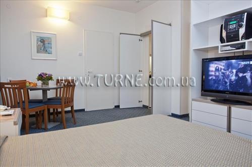 Готель Best Western Regency Suites 4*