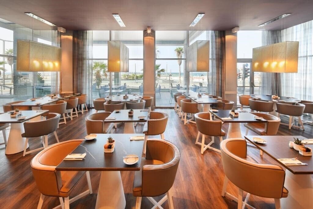 Картинка Royal Beach Tel Aviv 5*