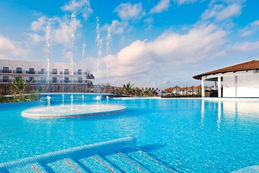 Готель Melia Dunas Beach Resort 5*