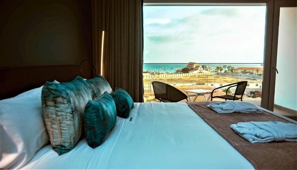 Отель Design Suites Boutique Hotel - Adults Only 4*