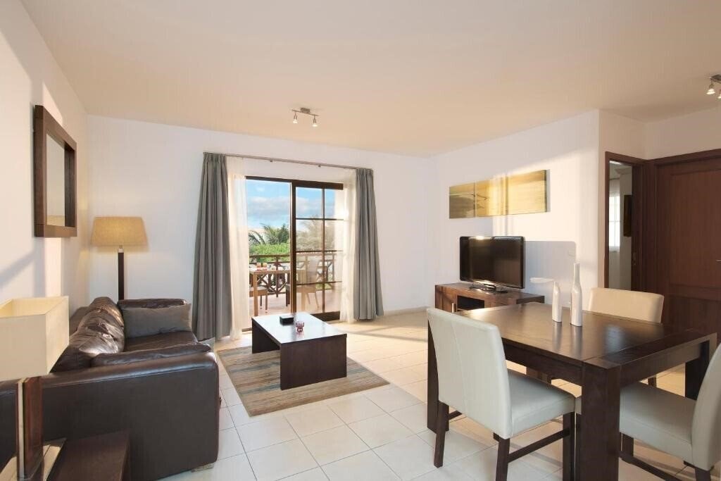 Картинка Melia Tortuga Beach 5*