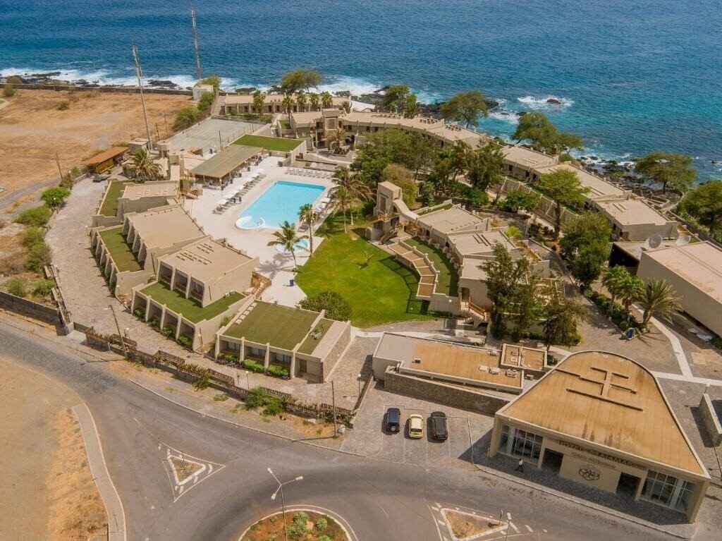 Отель Hotel Oasis Praia Mar 3*