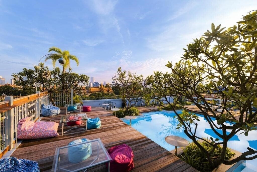 Готель Frangipani Royal Palace 4*