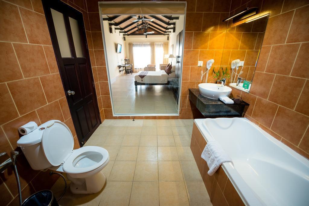 Фотография Almond Hotel 3*