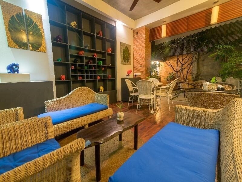 Отель Frangipani Fine Arts 3*