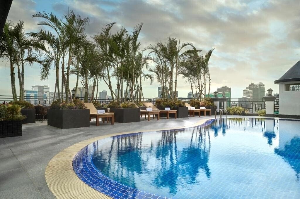 Готель Caravan Hotel By Ehm 5*