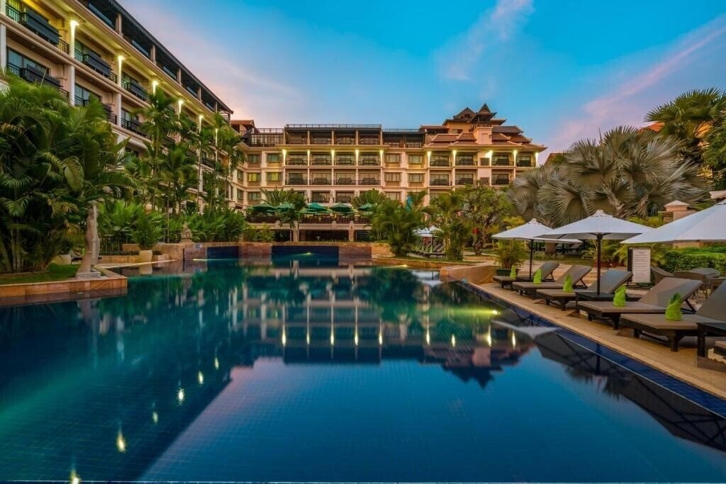Отель Angkor Miracle Resort & Spa 4*