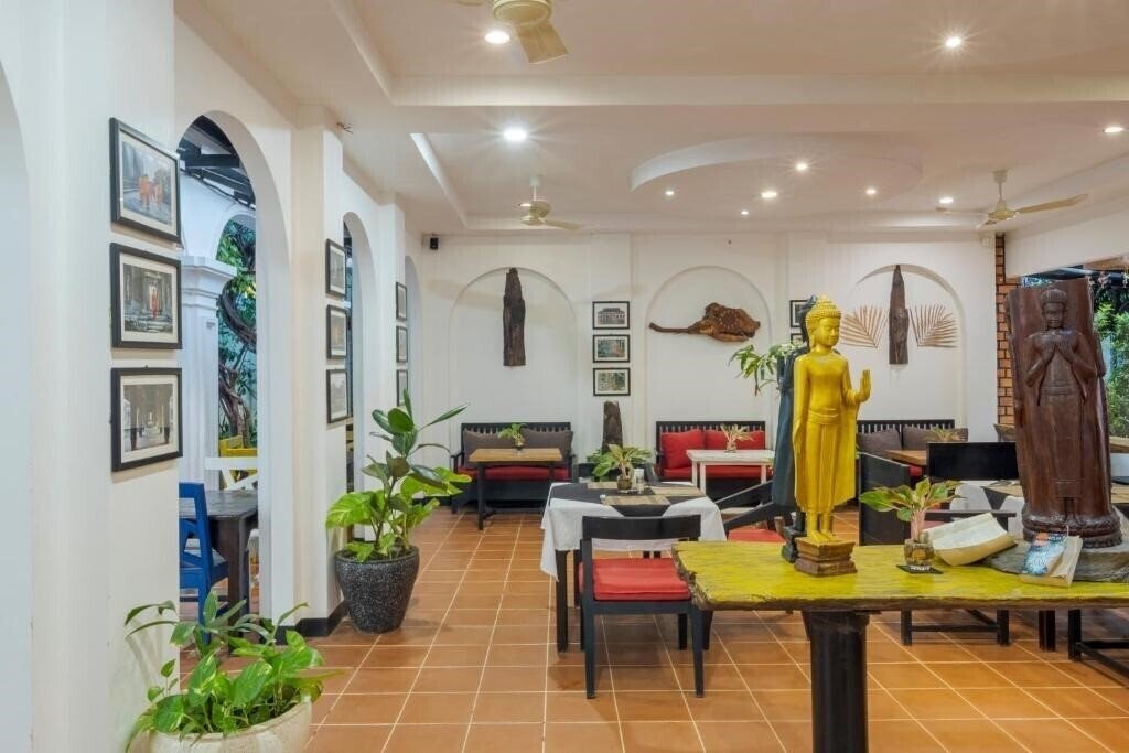 Фотография La Residence Watbo Hotel 3*