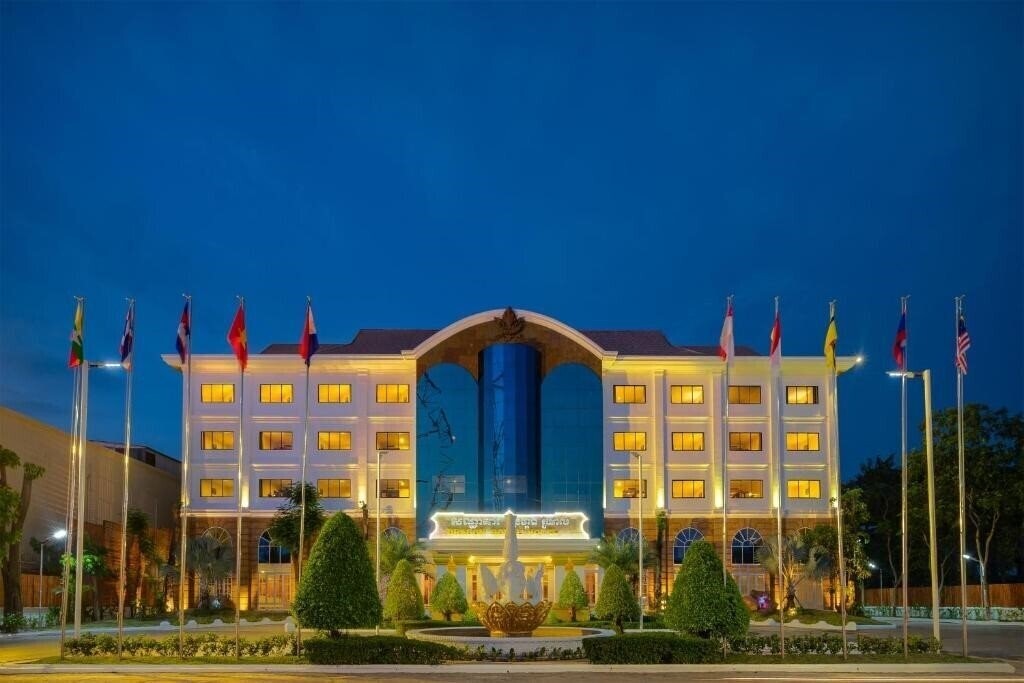 Готель Dragon Royal Angkor 4*