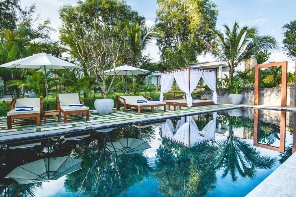 Готель Sahaa Beach Resort 3*