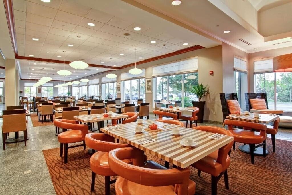 Картинка Hilton Garden Inn Ottawa Airport 4*