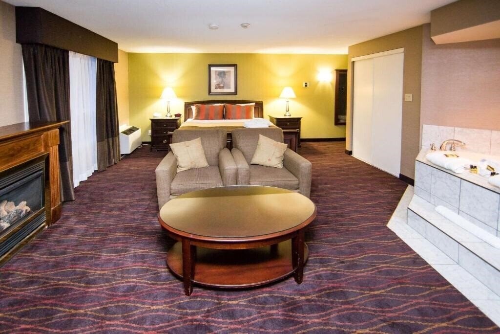 Фото Best Western Plus Ottawa/Kanata Hotel & Conf 3*