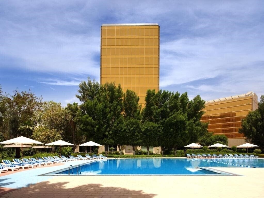 Готель Radisson Blu 4*