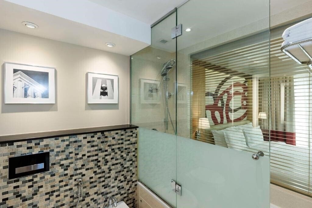 Готель Radisson Blu (ex. Ramada Plaza Hotel) 4*