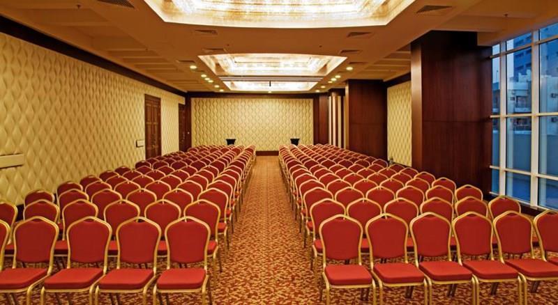 Изображение Swiss Belhotel Doha 4*