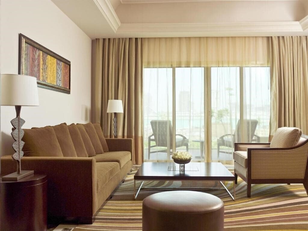 Фото Grand Hyatt Doha Hotel & Villas 5*