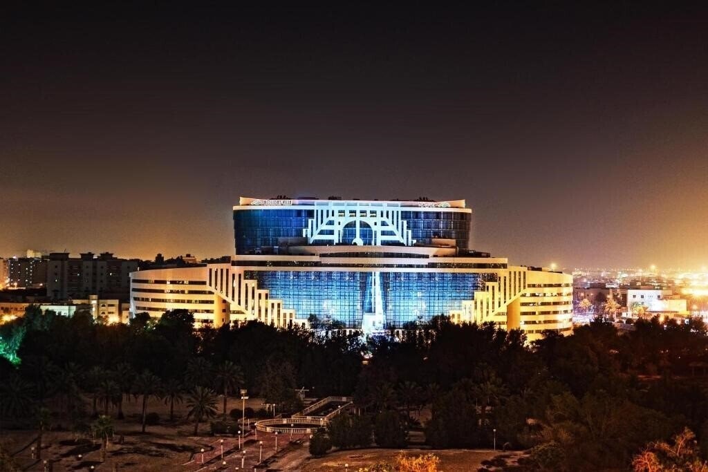 Готель Holiday Villa Hotel & Residence City Centre 4*