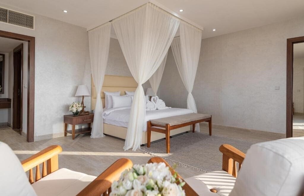 Фото Regency Sealine Camp 5*