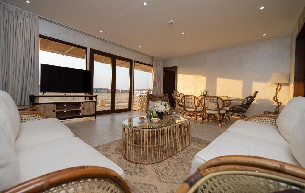 Отель Regency Sealine Camp 5*