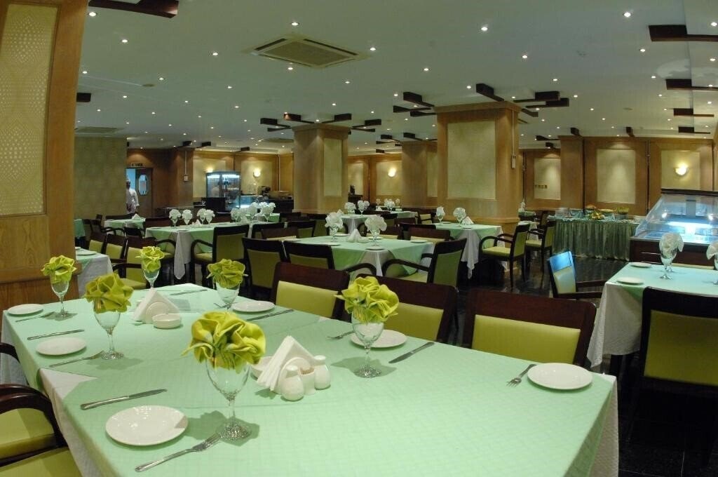 Фото Al Muntazah Plaza Hotel And Apt 3*