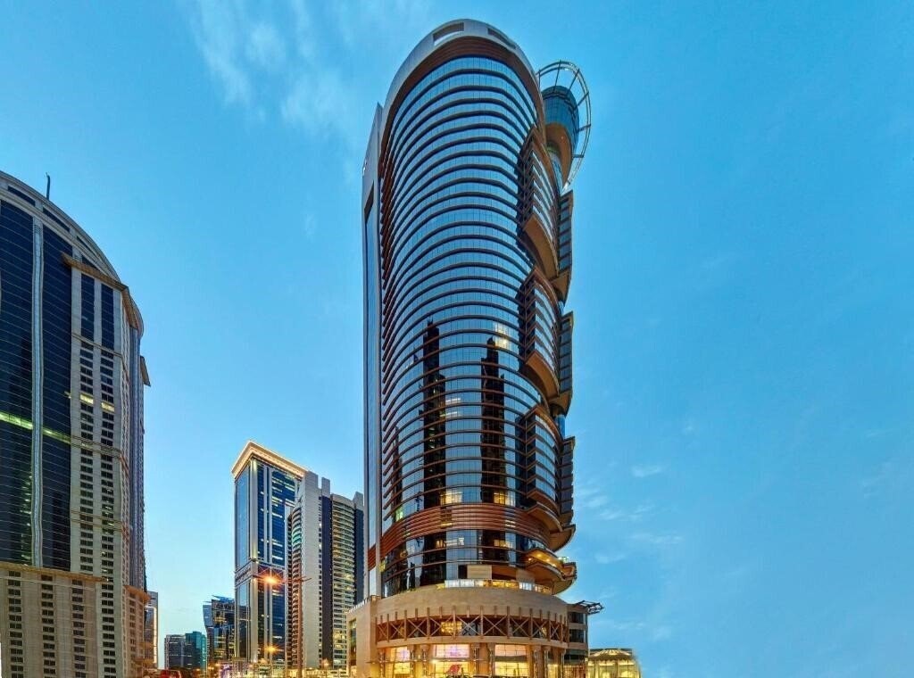 Отель Crowne Plaza Doha West Bay 5*