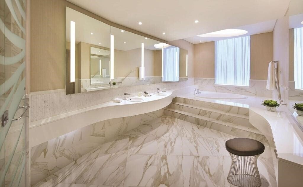 Фото Doubletree by Hilton Doha Old Town 5*