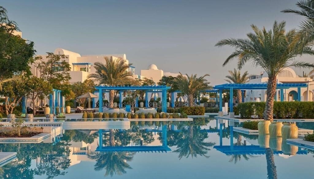 Фото Hilton Salwa Beach Resort & Villas 5*