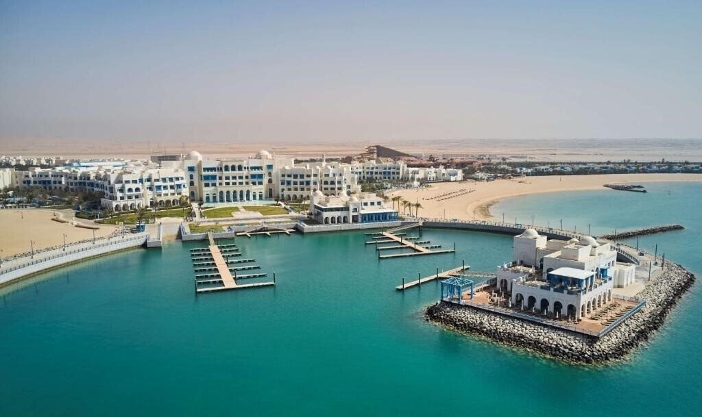 Изображение Hilton Salwa Beach Resort & Villas 5*