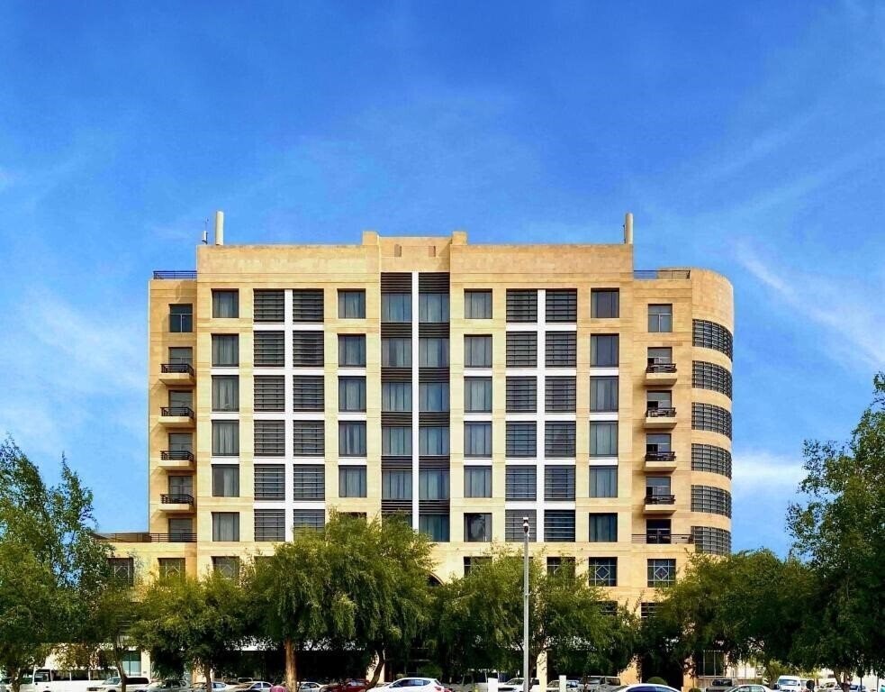 Отель Millennium Central Doha 4*