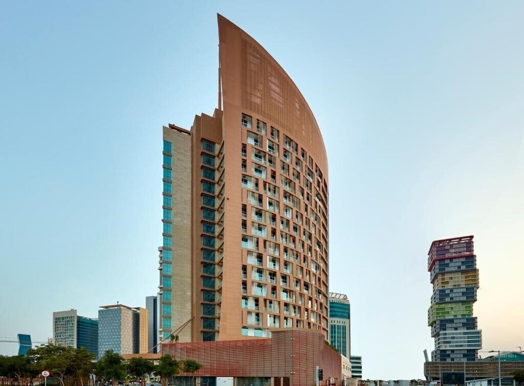 Готель Staybridge Suites Doha Lusail 4*