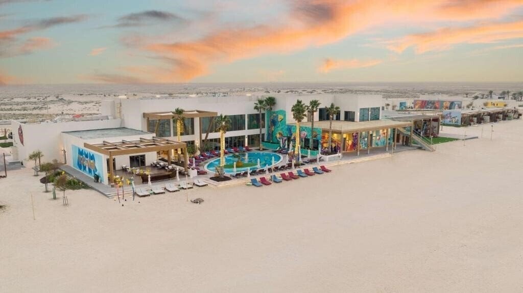 Готель Fuwairit Kite Beach, Tapestry Collection by Hilton 4*