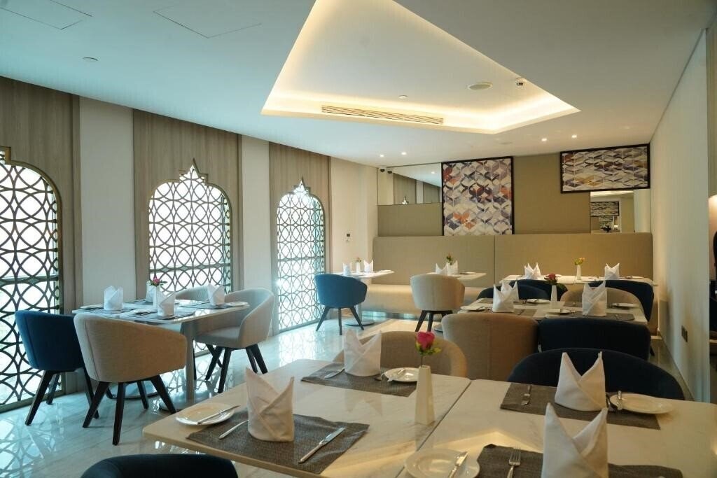 Картинка C - Hotel And Suites Doha 3*