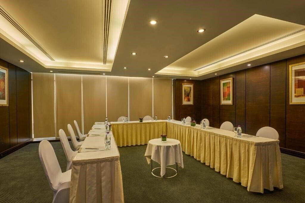 Изображение Safir Doha Hotel 4*