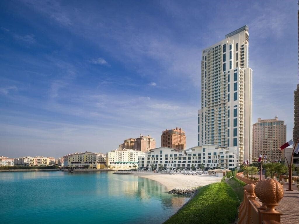 Готель Hilton Doha The Pearl Hotel & Residences 5*